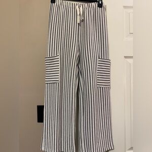 Strip blue & cream crop pants